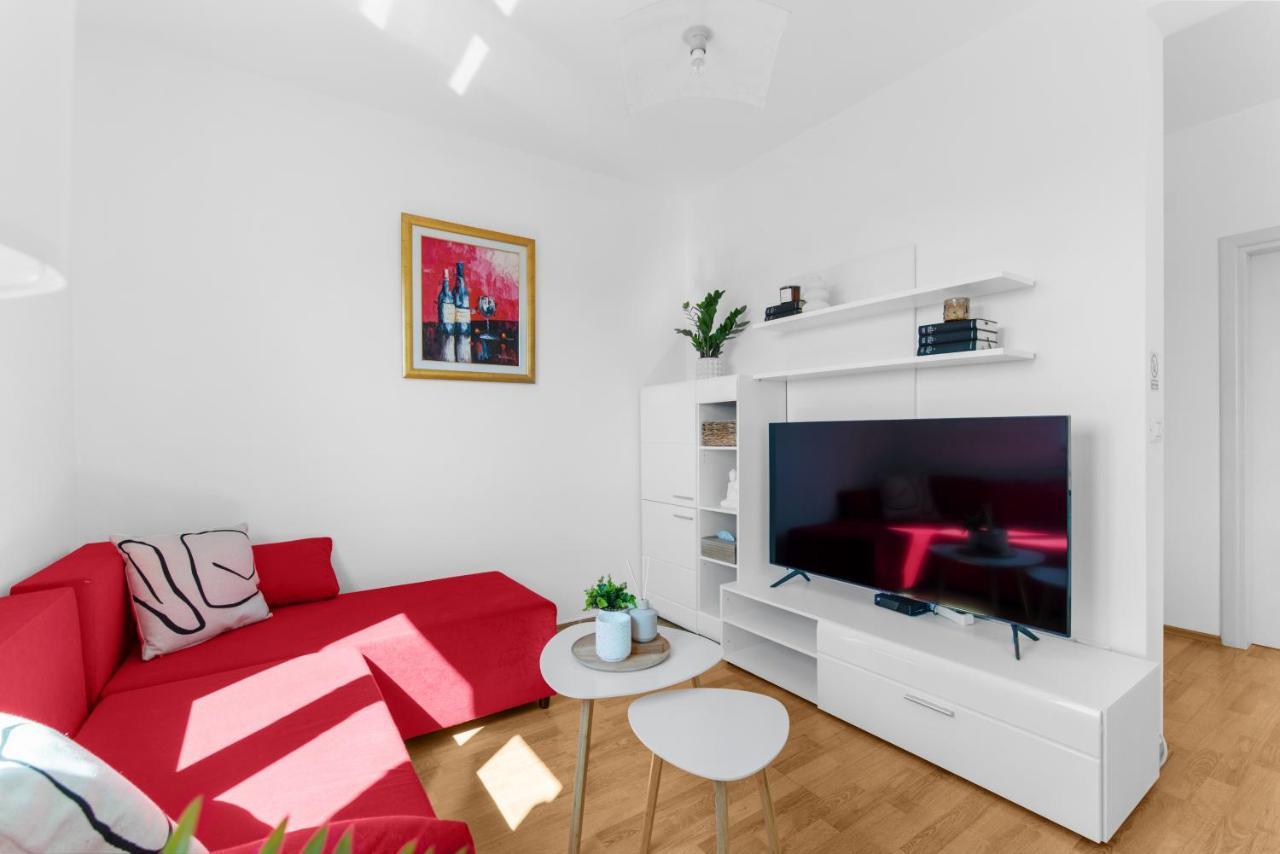 App 982 Apartment Rosini Exterior photo